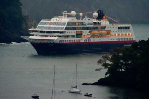 14 September 2022 - 07:06:05

------------------------
Cruise ship Maud arrives  in Dartmouth